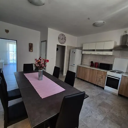 Margareta & Ena Apartman Malinska