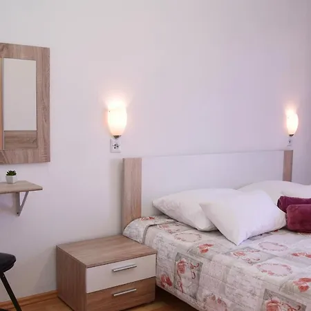 Apartment Margareta & Ena Malinska