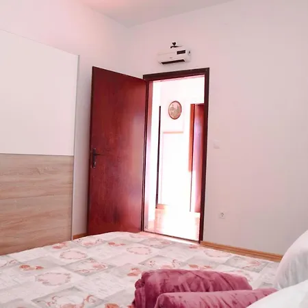 Apartment Margareta & Ena *