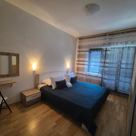 Margareta & Ena דירה