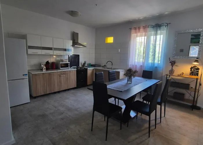 Margareta & Ena דירה